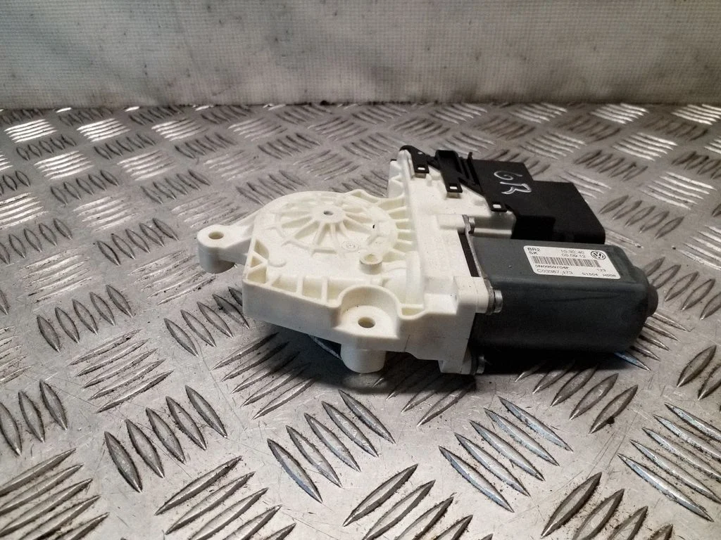 Rear door window regulator motor – Volkswagen Tiguan (2007-2016)