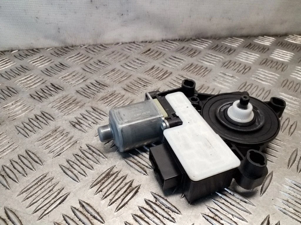 Rear door window regulator motor – Skoda Superb B8 (3V) (2015-2024)