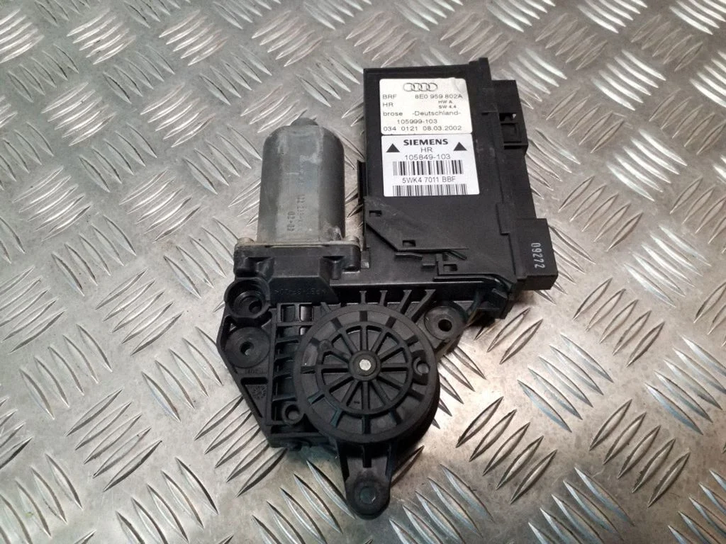 Aizmugurējā loga pacēlāja motoriņš 8E0959802A
