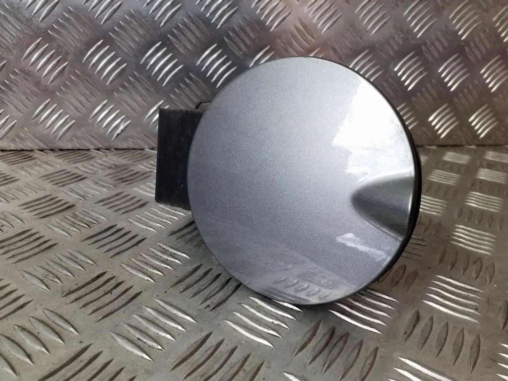 Kütusepaagi kork 04860572AE