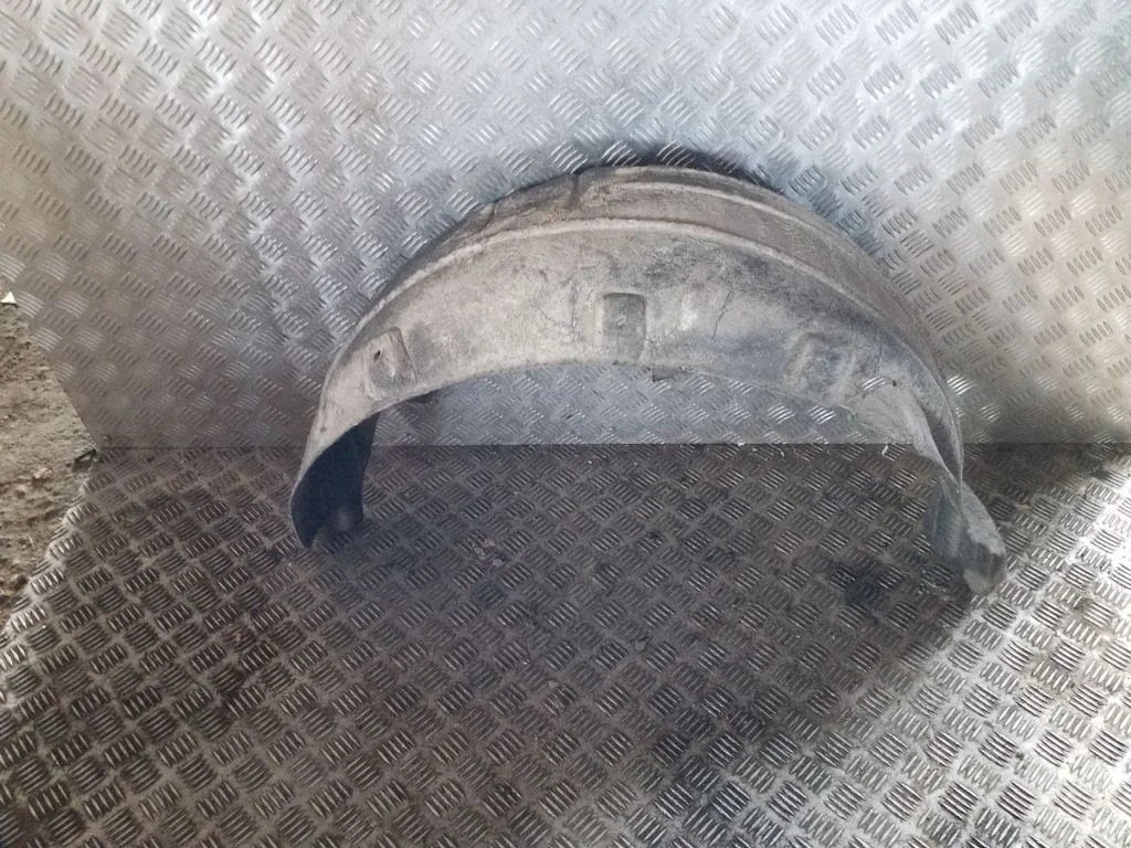 Tagumine poritiivakate – vasak