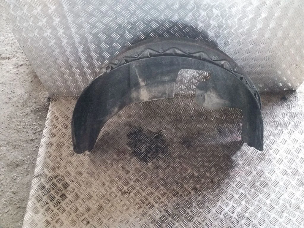 Rear arch fender liner splash guards – rear right