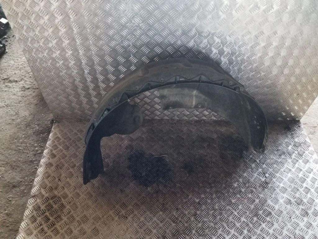 Rear arch fender liner splash guards – rear left