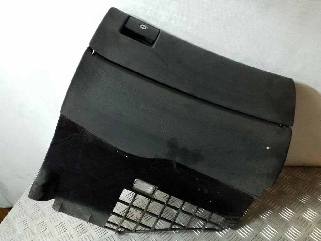 Glove box 8D1857035D