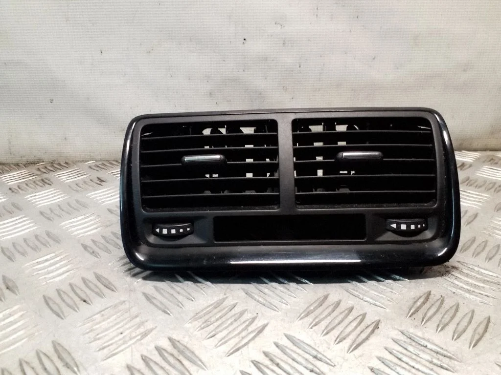 Dash center air vent grill – Opel Meriva B (2010-2016)
