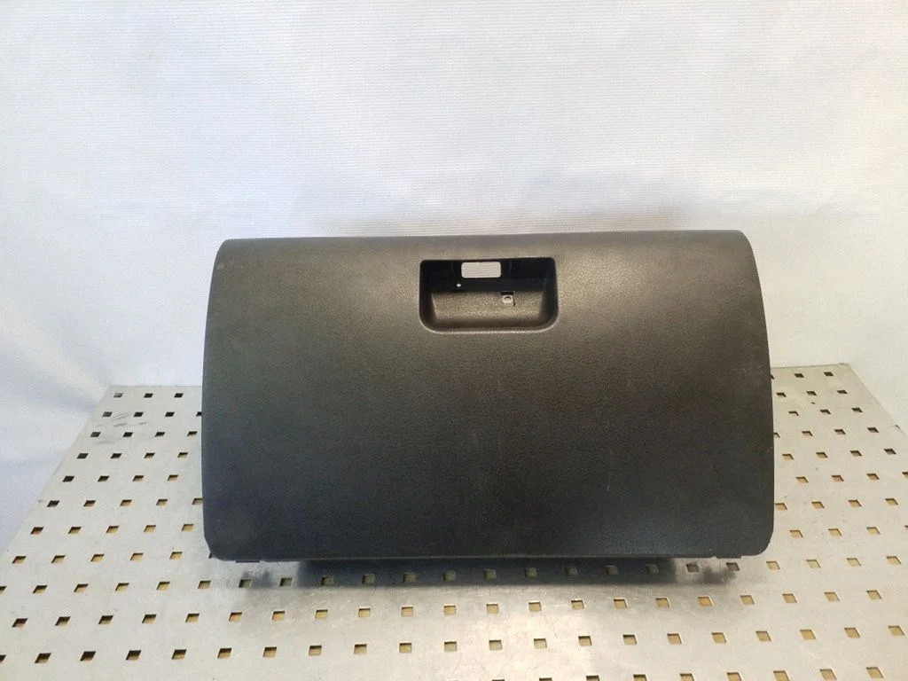 Glove box