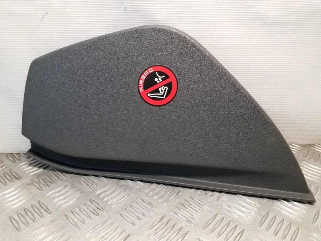 Dashboard side end trim 5HS95XDHAI