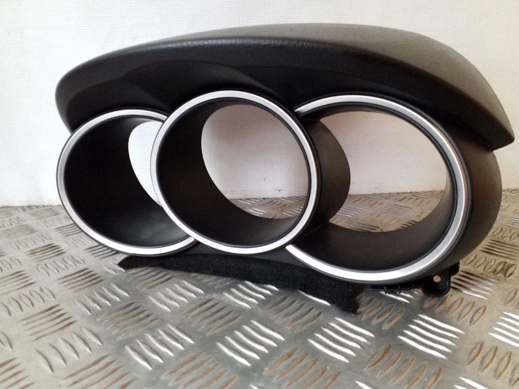 Instrumentu paneļa apdare – KIA Sorento (2010-2014)