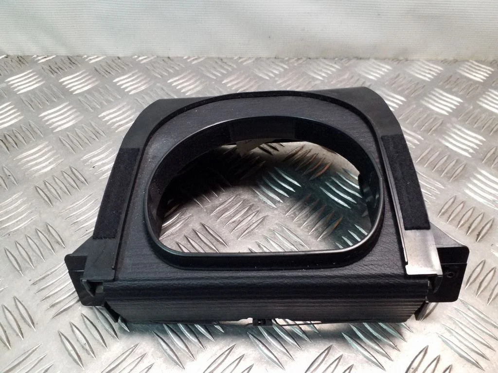 Instrumentu paneļa apdare – Mercedes-Benz S klase W221 (2005-2013)
