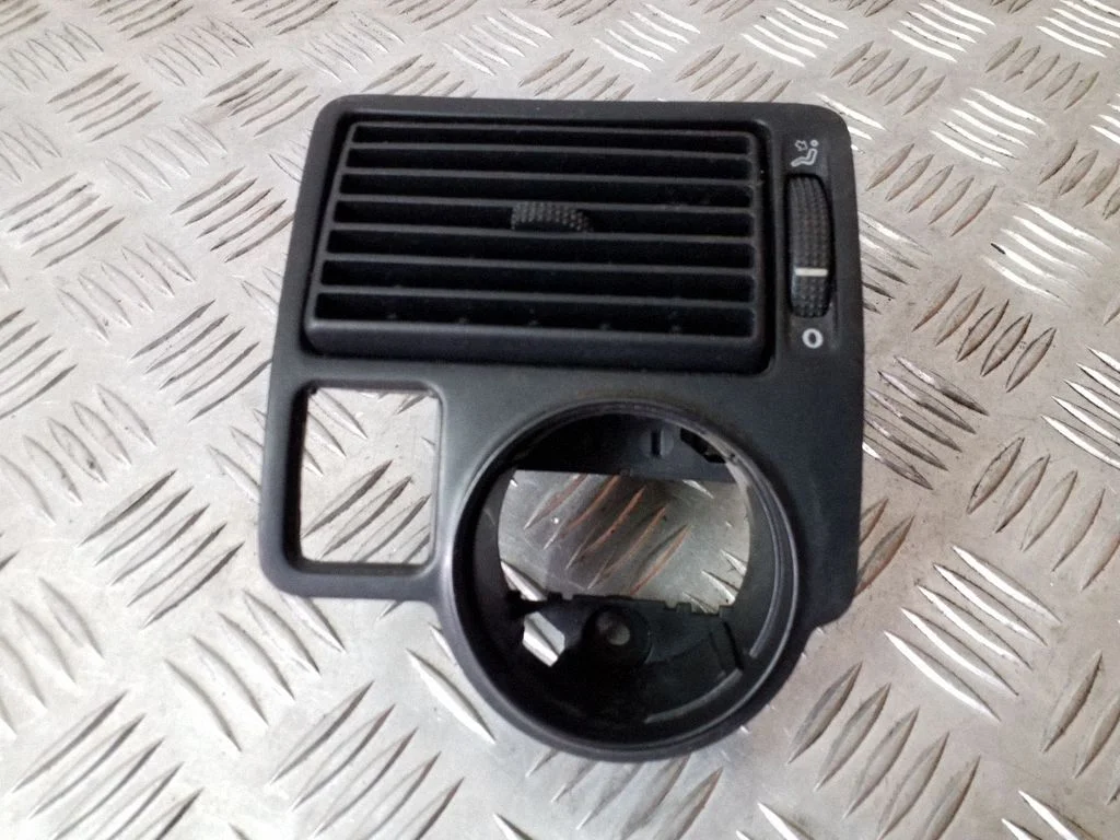 Dashboard side air vent grill/cover trim – Volkswagen Golf IV (1998-2005)