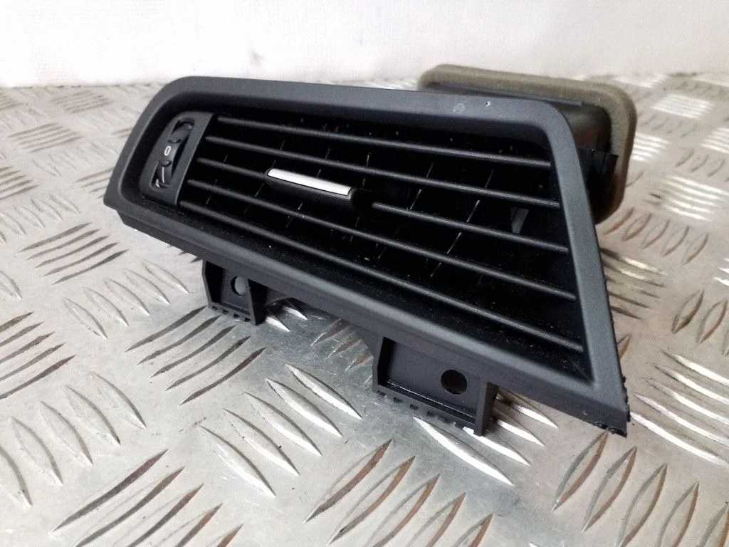 Sānu gaisa restītes – BMW 5. sērija F10 F11 (2009-2016)