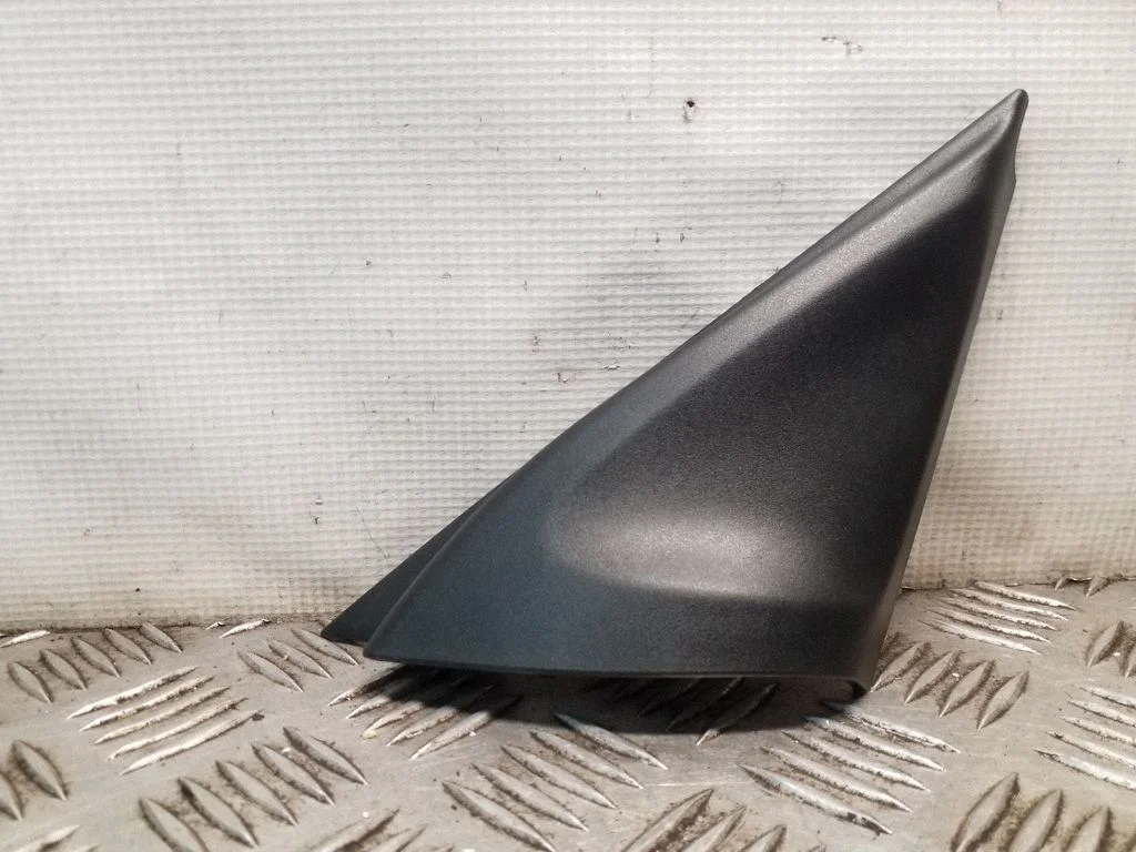 Other front door trim element – Nissan Juke I F15 (2010-2018)