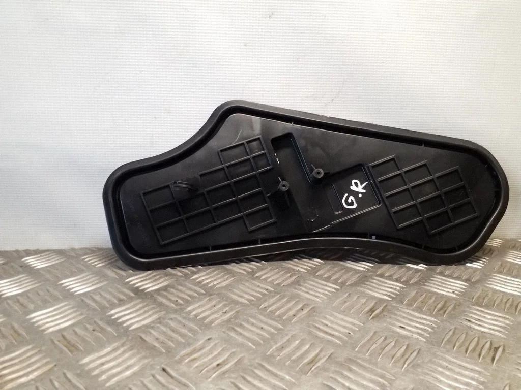 Other rear door trim element – Audi Q5 SQ5 8R (2008-2017)