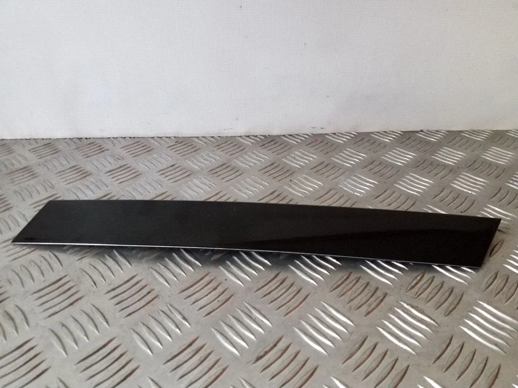 Other rear door trim element – Mercedes-Benz R-Class W251 (2005-2013)