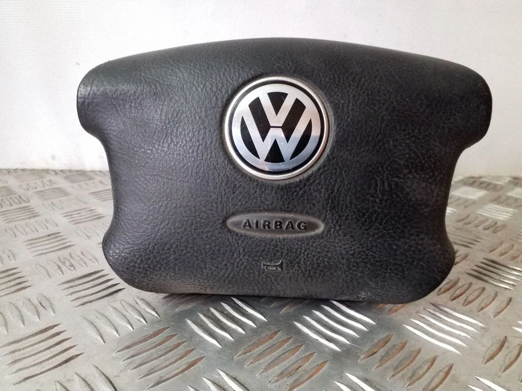 Steering wheel airbag – Volkswagen Golf IV (1998-2005)