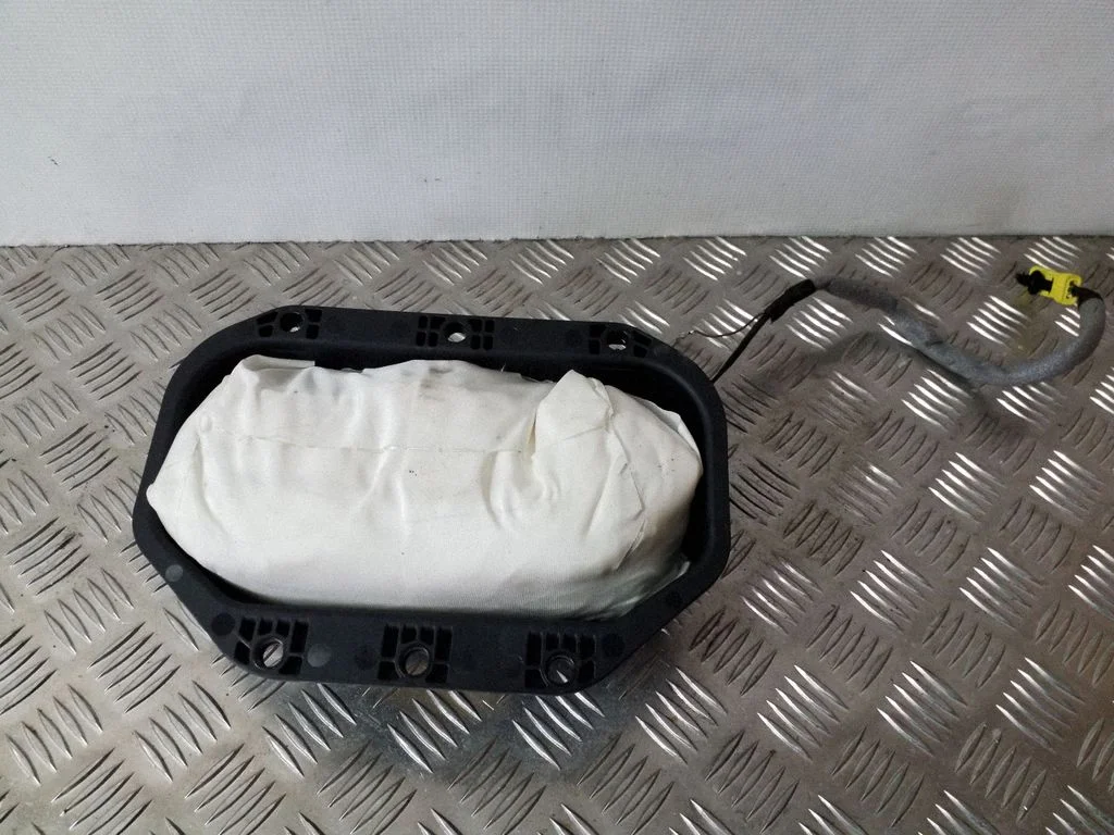 Passenger airbag – Opel Astra J (2010-2015)