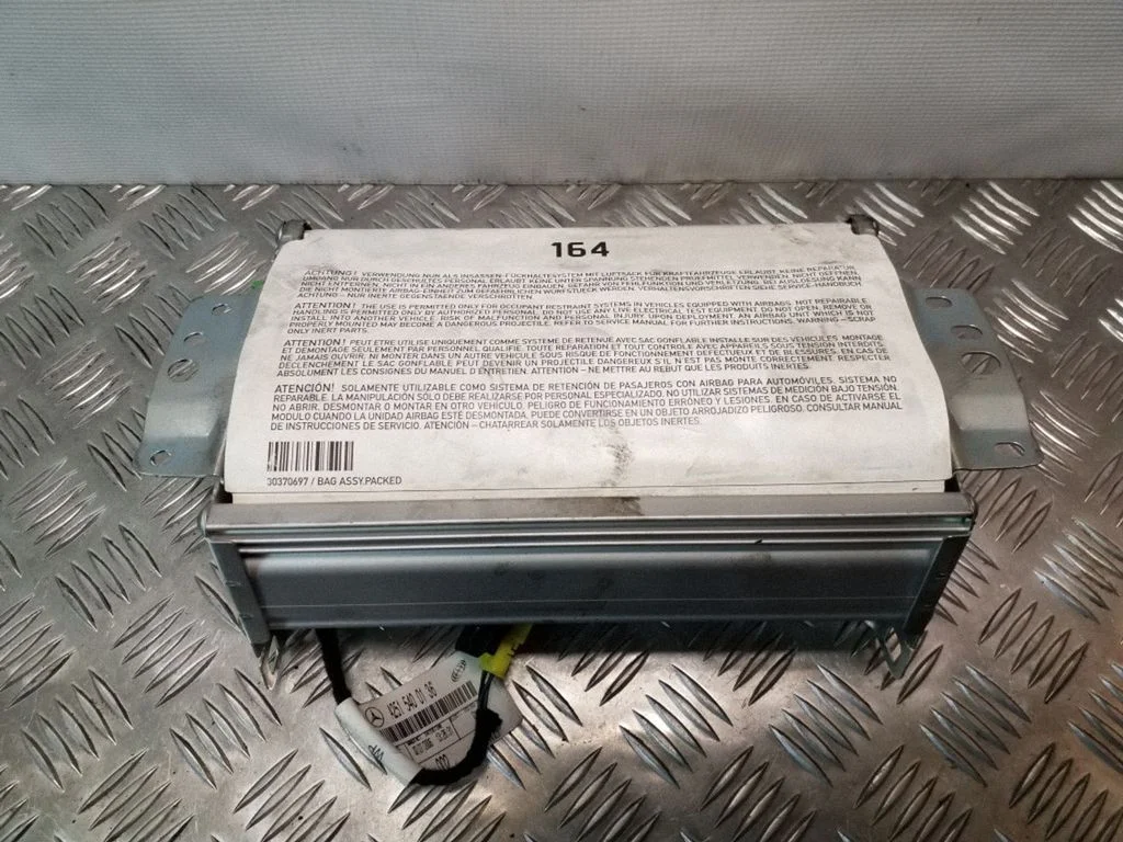 Passenger airbag – Mercedes-Benz ML-Class W164 (2005-2011)