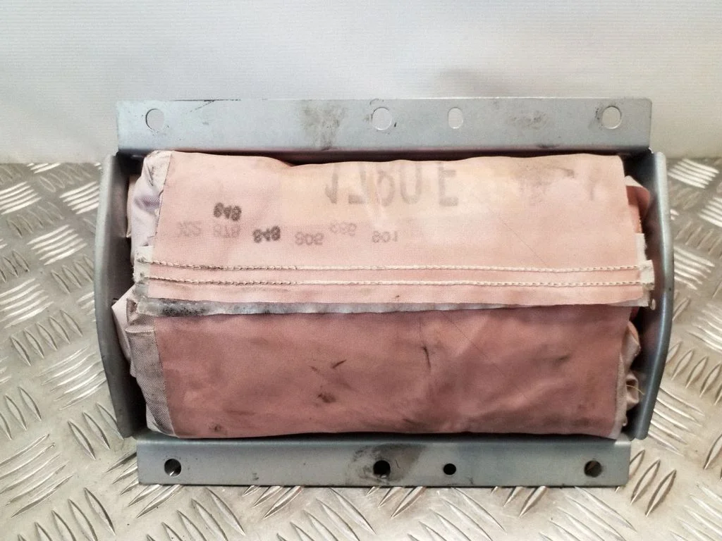 Passenger airbag 31104261