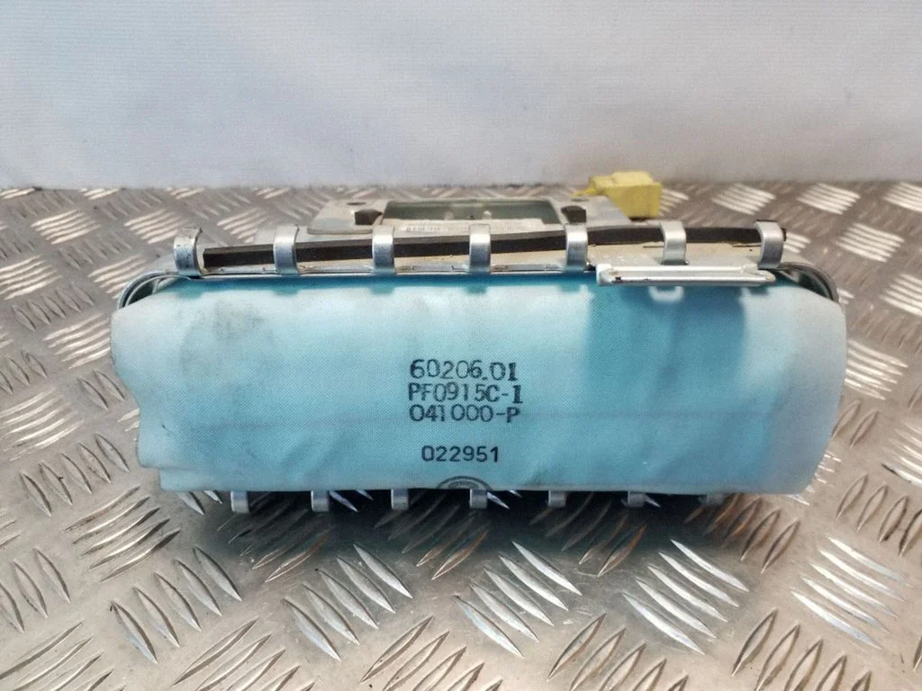 Kõrvalistuja turvapadi 6020601