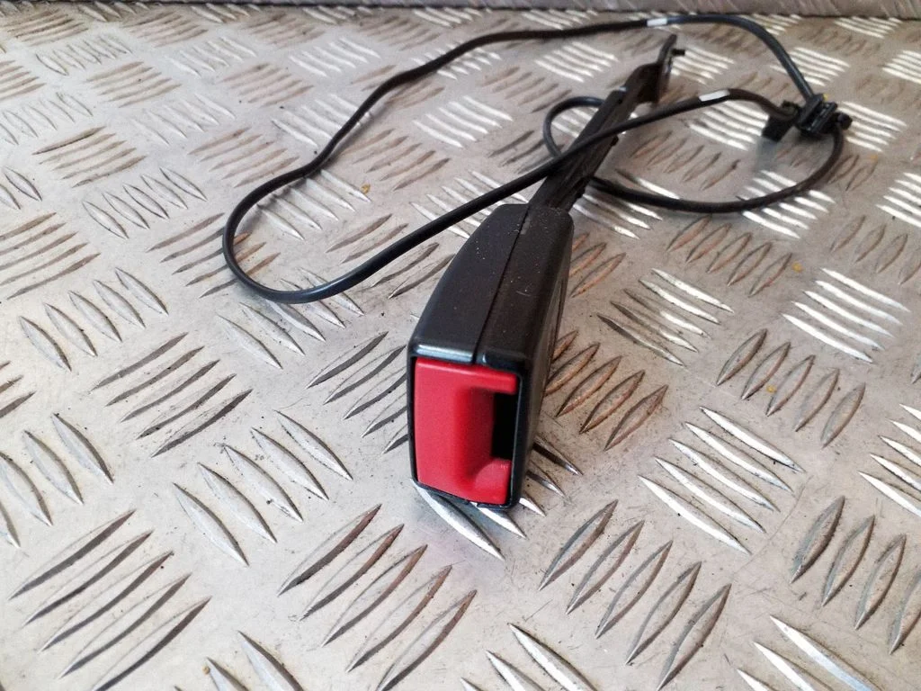 Front seatbelt buckle – Volkswagen Sharan (2011-)