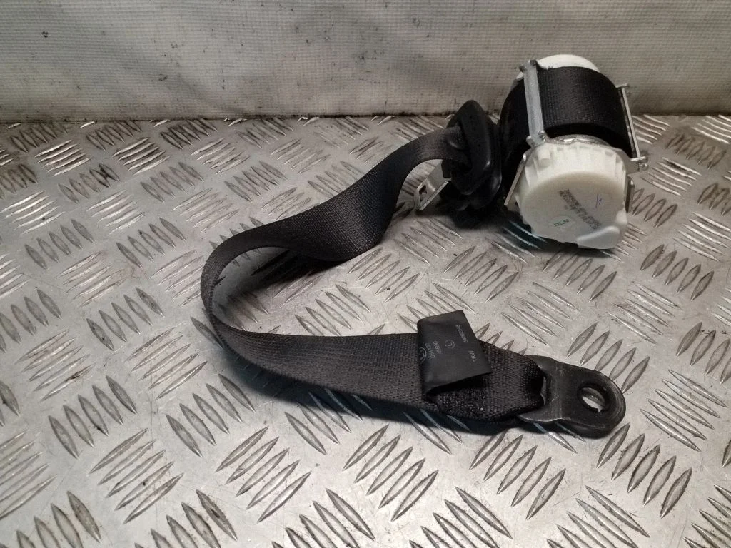 Aizmugurējā drošības josta 34084631