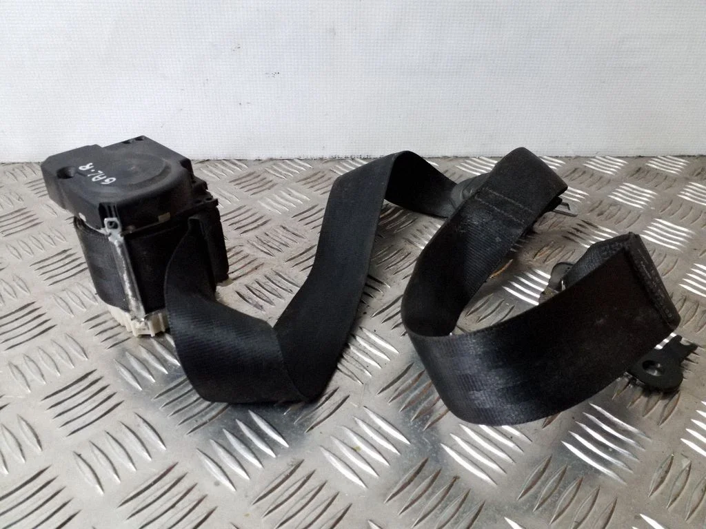 Aizmugurējā drošības josta – Volkswagen Touran I (2003-2010)