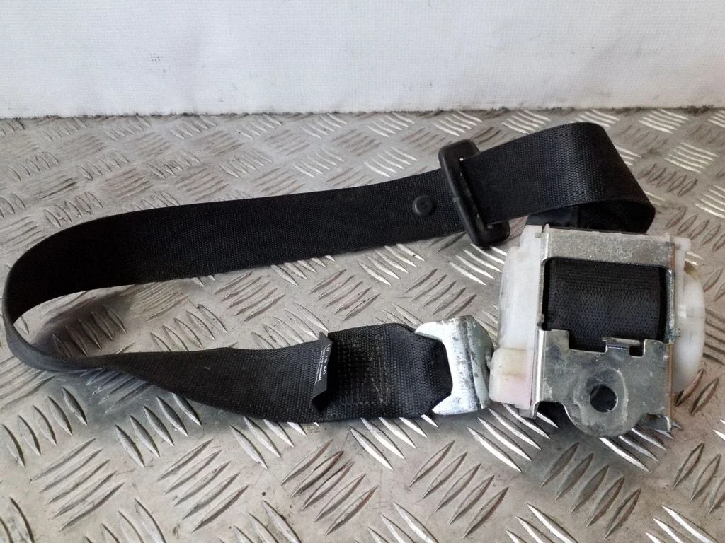 Aizmugurējā drošības josta 90580901