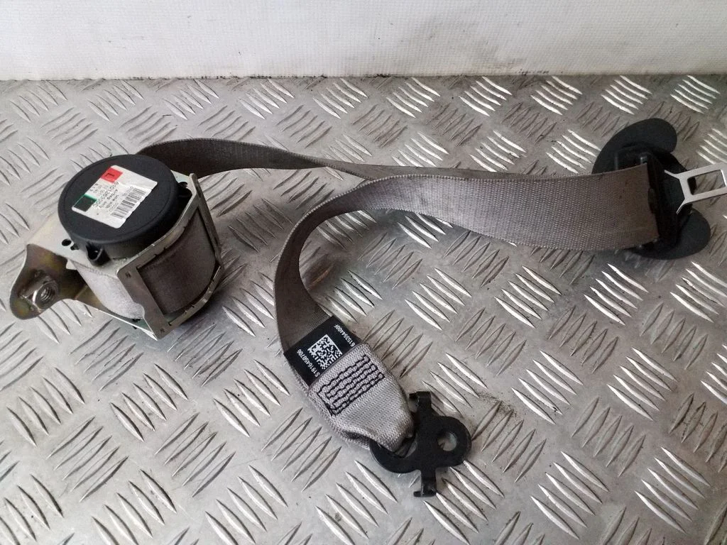 Rear seatbelt – BMW 5 Series F10 F11 (2009-2016)