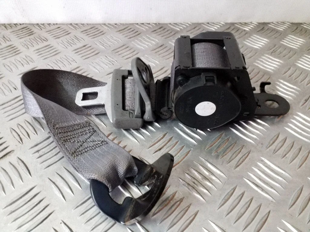 Rear seatbelt P1CL92BD5AA