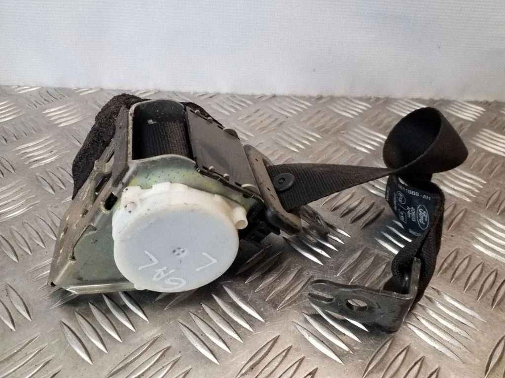 Aizmugurējā drošības josta 4M51A611B68AH
