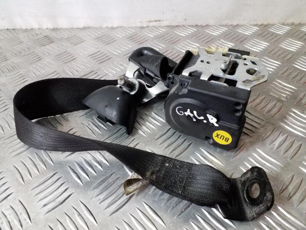 Rear seatbelt – right