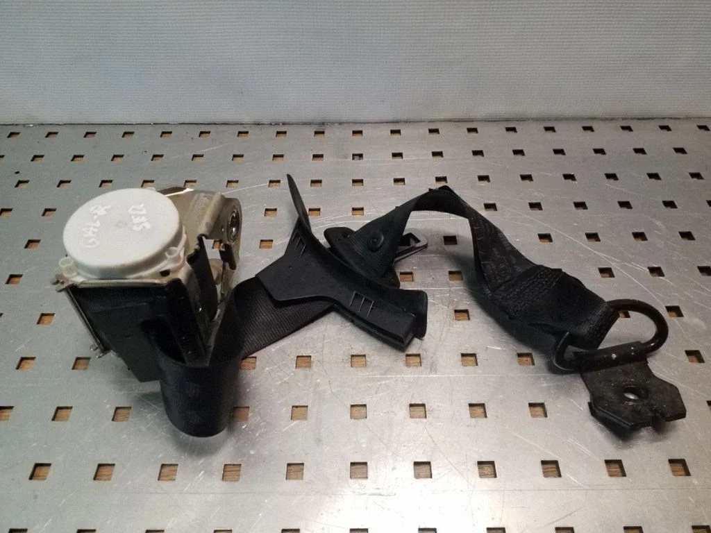 Rear seatbelt – Volkswagen Passat B6 (2005-2010)