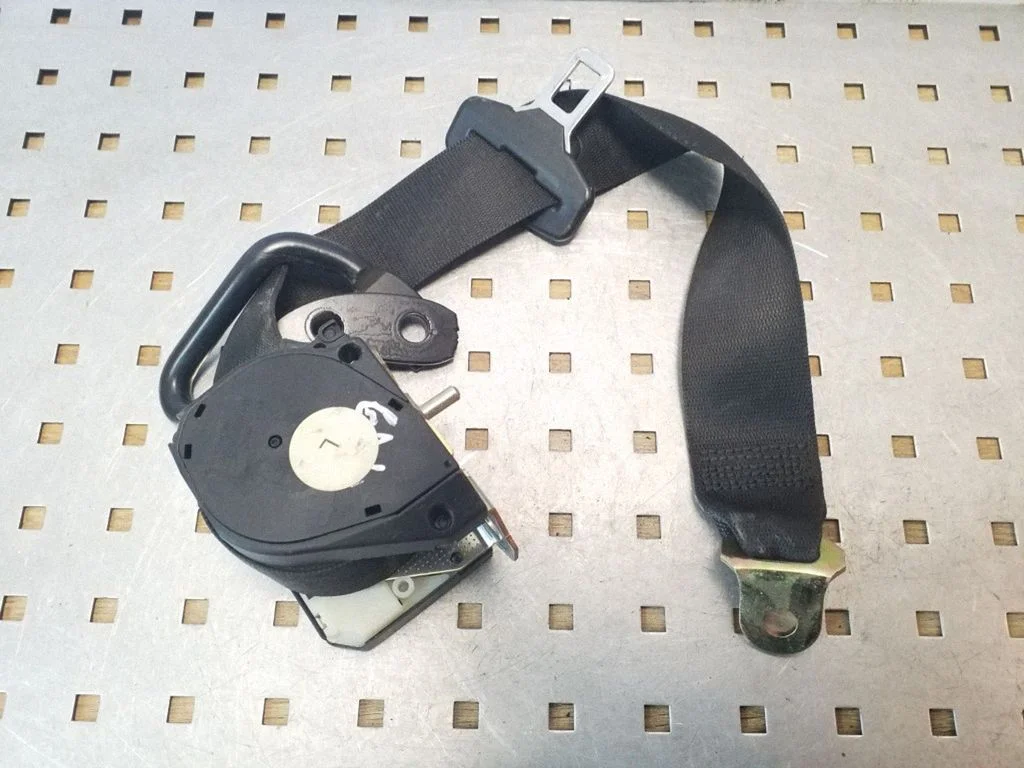 Aizmugurējā drošības josta 8193097
