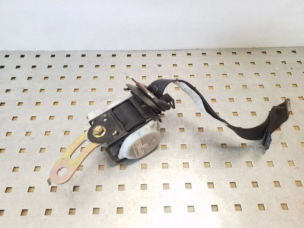 Tagumine turvavöö 7336005090