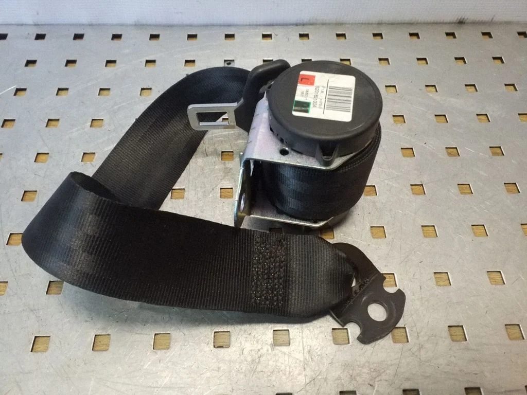 Aizmugurējā drošības josta 620165300