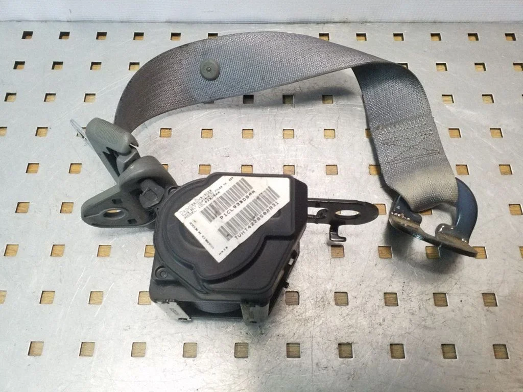 Tagumine turvavöö P1CL93BD5AA