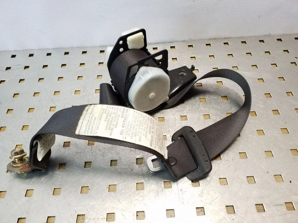 Tagumine turvavöö – Subaru Legacy (2004-2006)