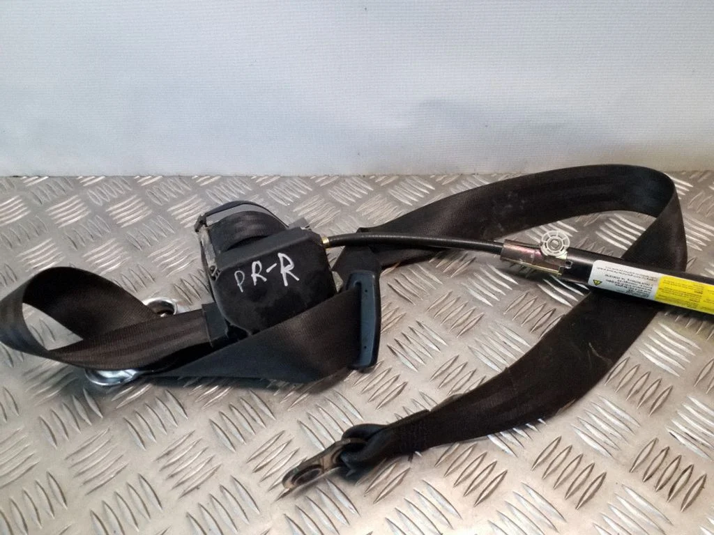 Priekšējā drošības josta 7M3857706