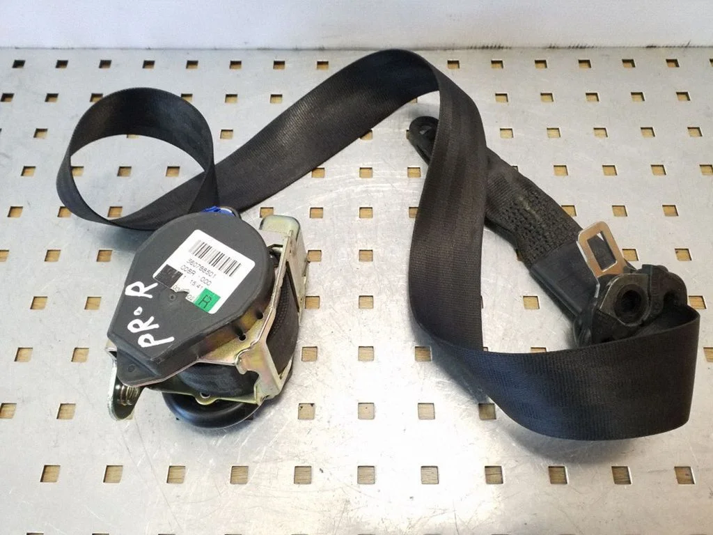 Front seatbelt – Audi A4 S4 B7 8E 8H (2005-2008)