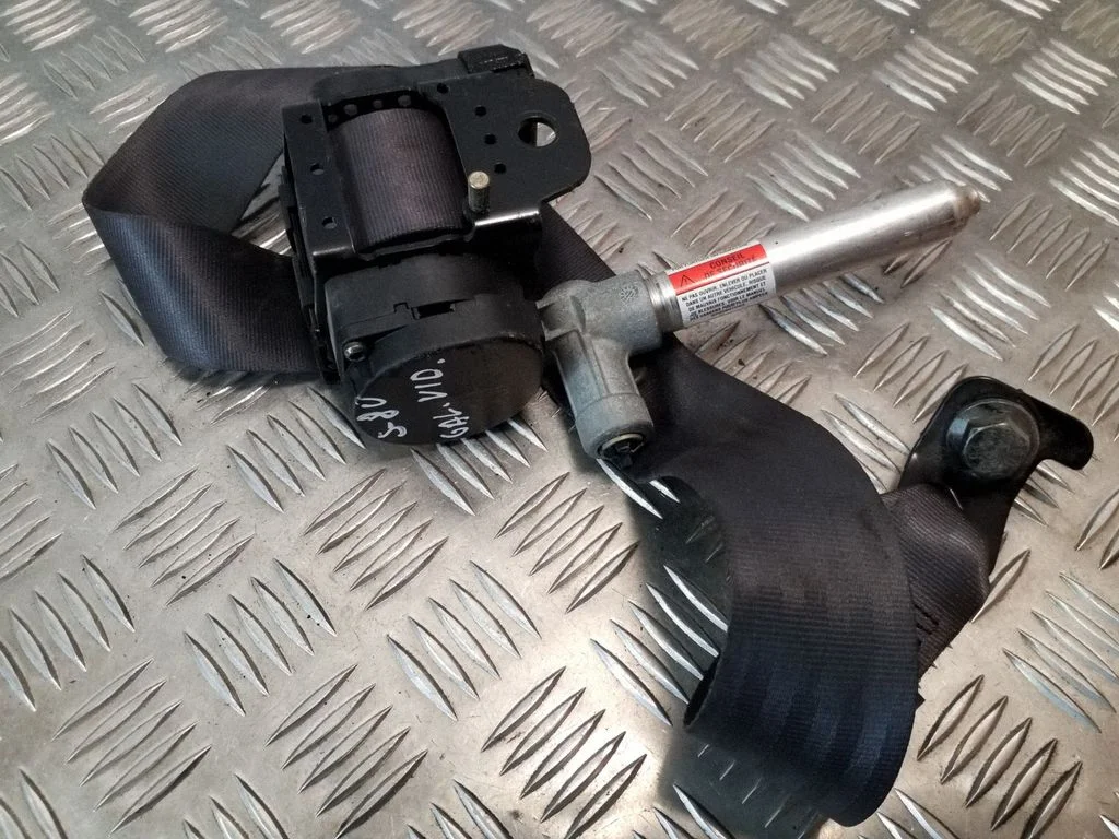 Middle seatbelt (rear) 39969918