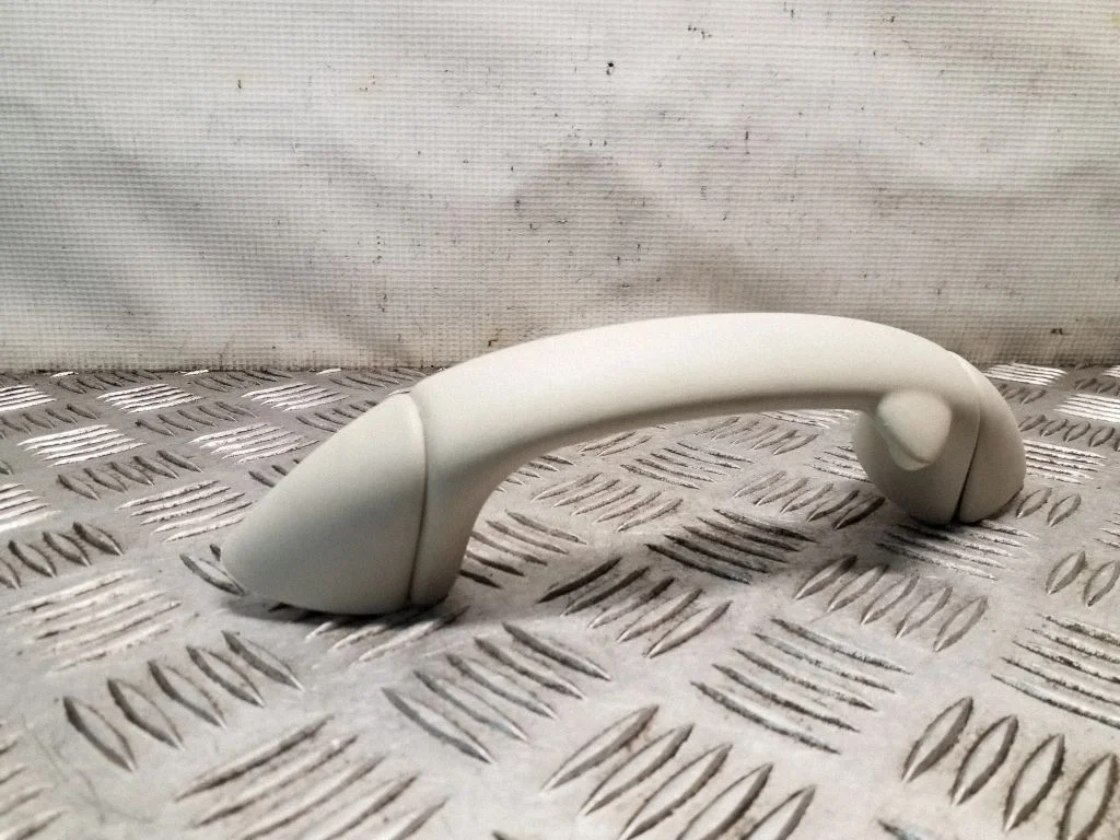 Tagumine lae käepide – parem