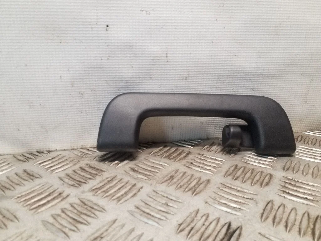 Tagumine lae käepide 8R0857607A