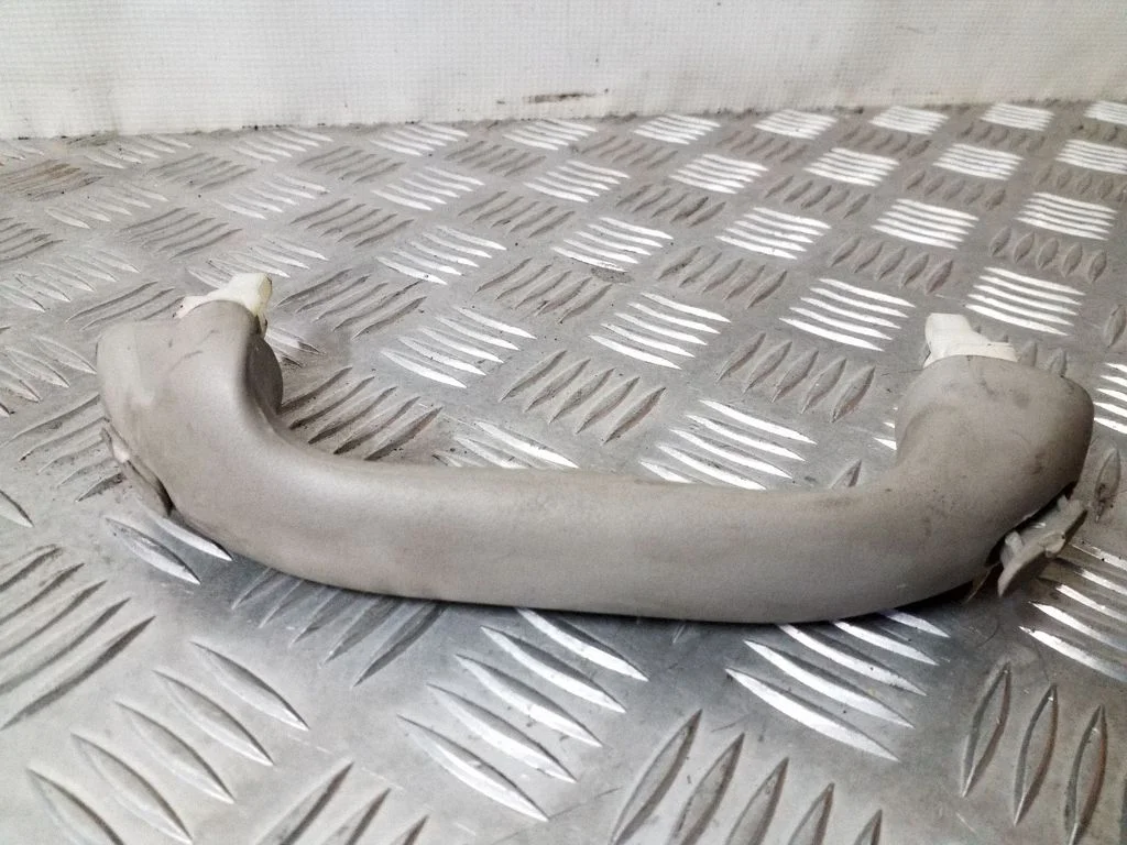 Rear interior roof grab handle – right
