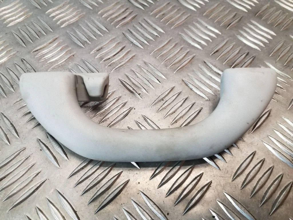 Tagumine lae käepide 5L6857607