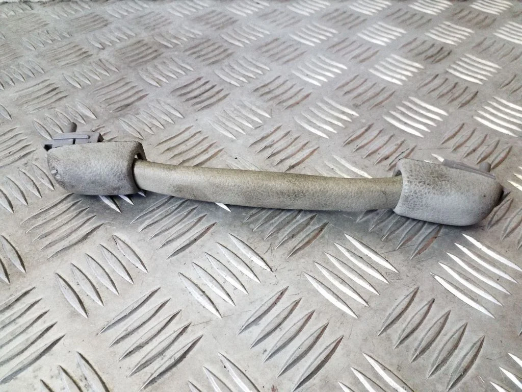 Front interior roof grab handle – right