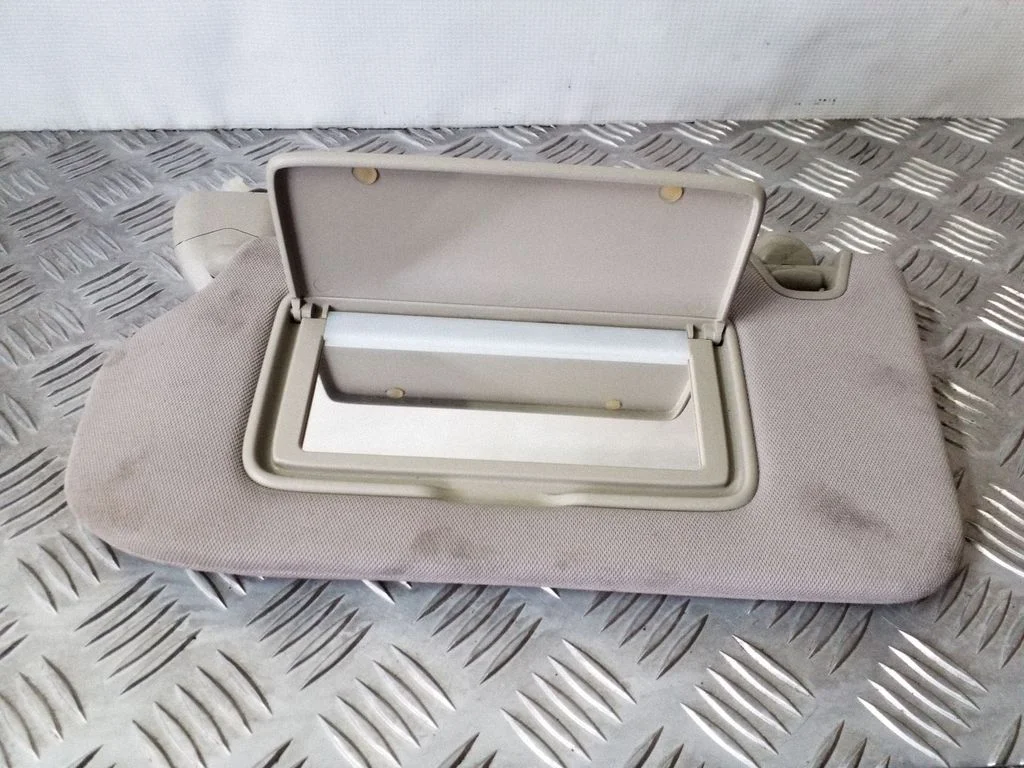 Sun visor – left