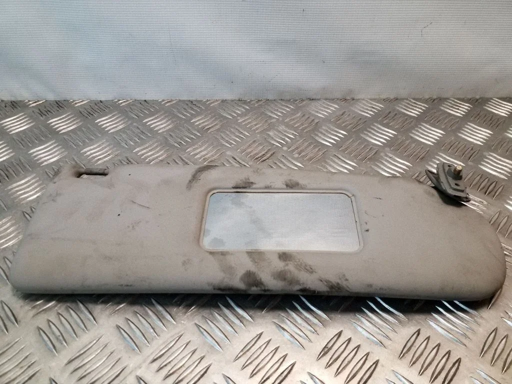 Osłona przeciwsłoneczna 4A0857551 – Audi 100 S4 C4 (1990-1995)