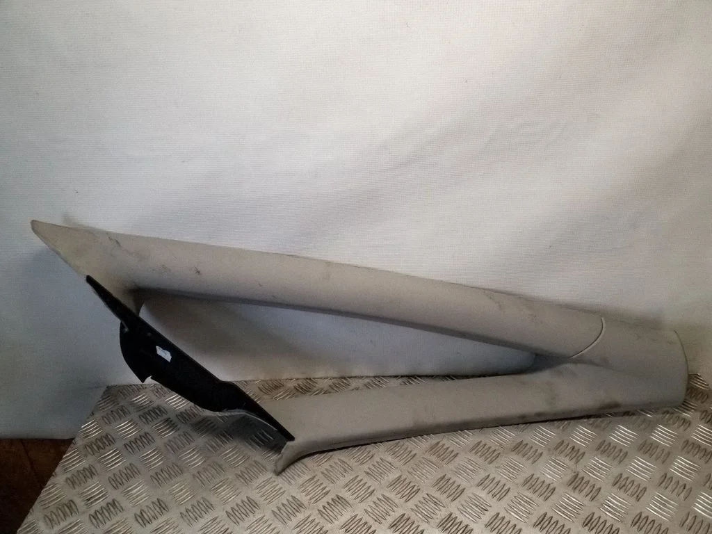 (A) piilari kate – Ford S-MAX (2006-2015)