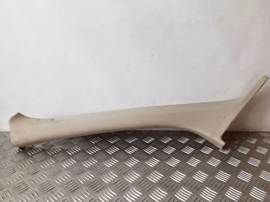 (A) pillar trim – Volvo XC60 (2009-2013)