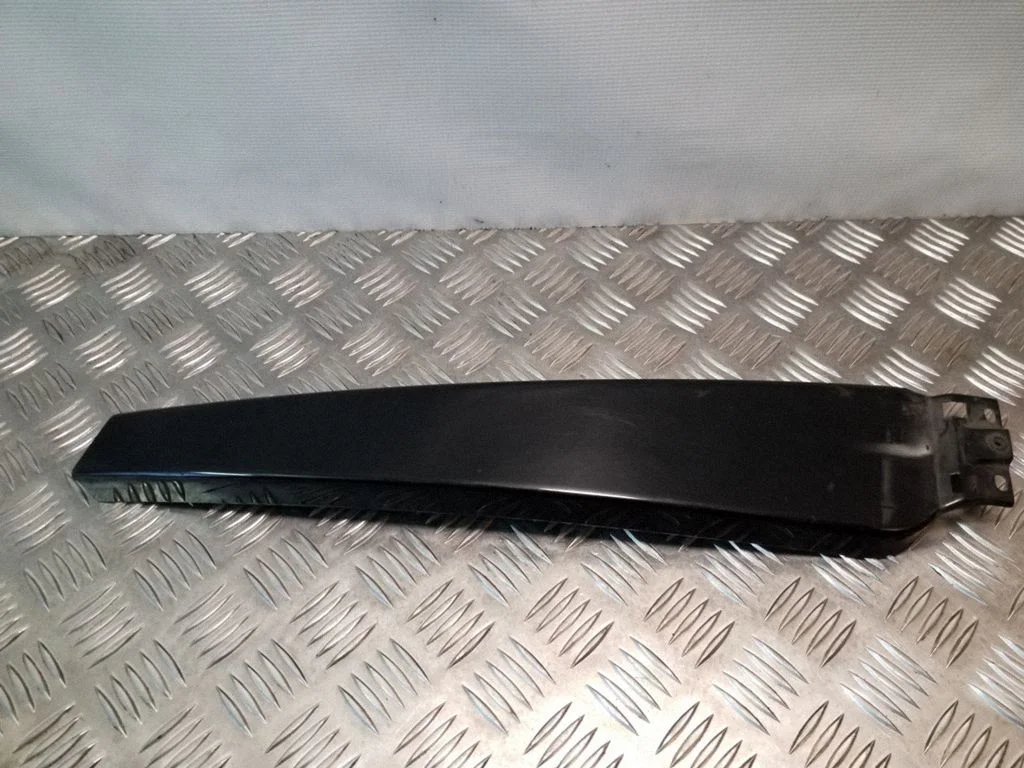(B) statņa apdare (augšējā) 8E0853290D